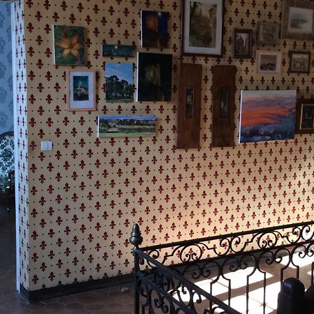 Chez Les Artistes Hotel Servian ภายนอก รูปภาพ