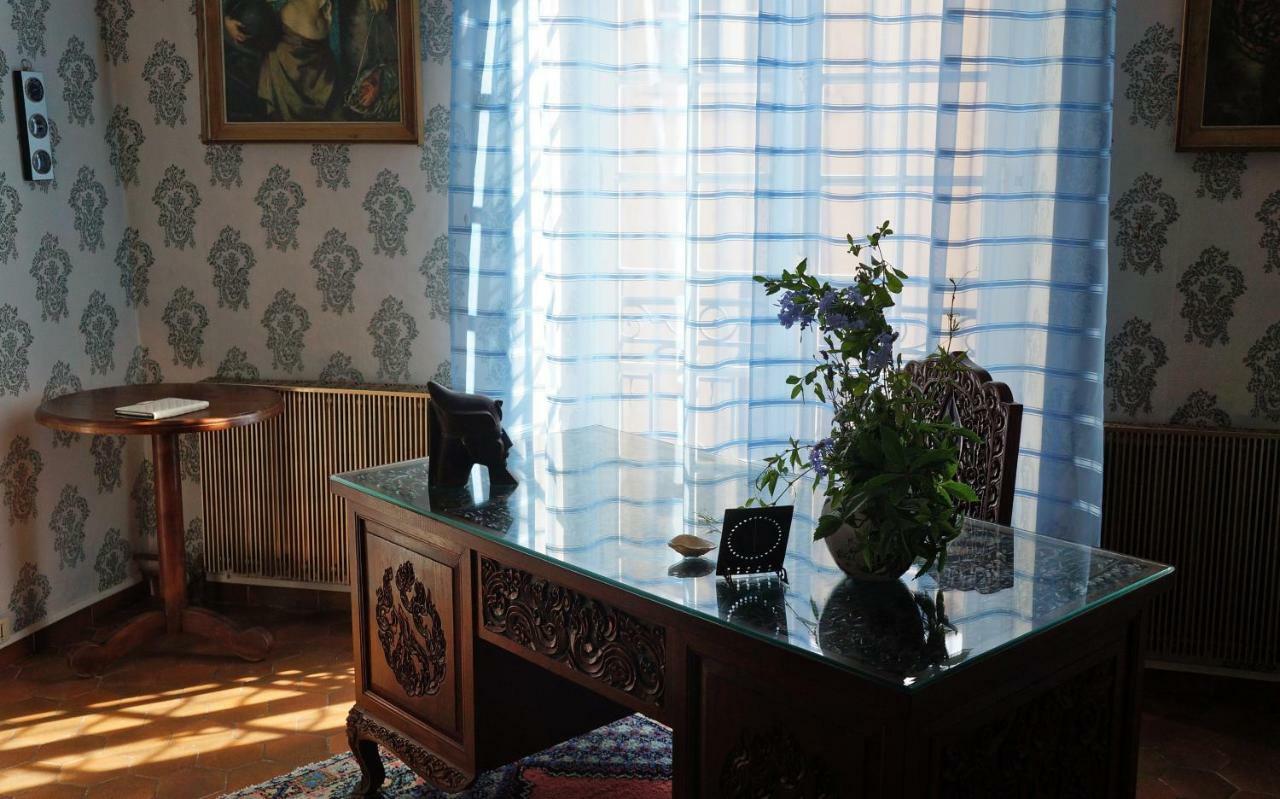 Chez Les Artistes Hotel Servian ภายนอก รูปภาพ