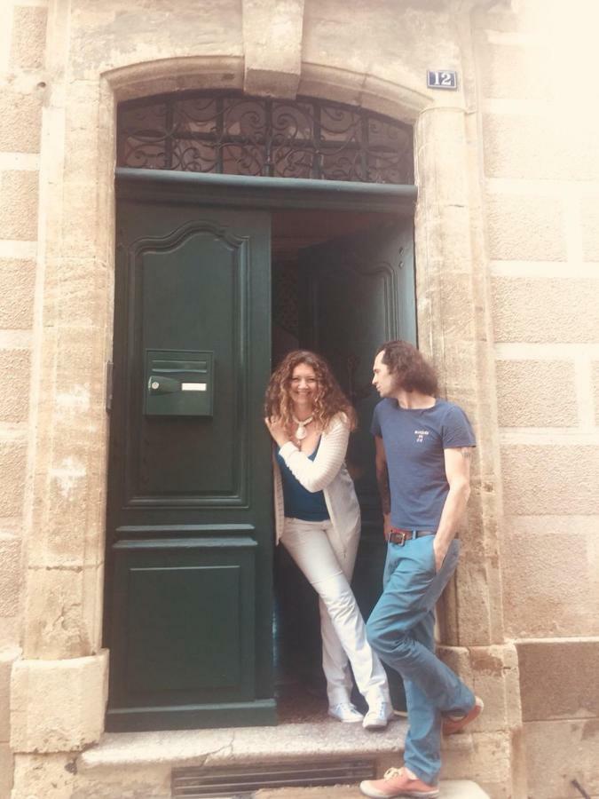 Chez Les Artistes Hotel Servian ภายนอก รูปภาพ